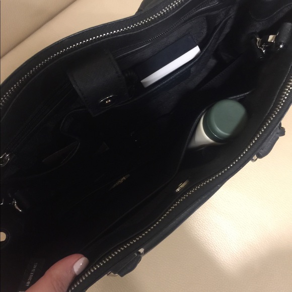 Michael Kors bag - Picture 3 of 4